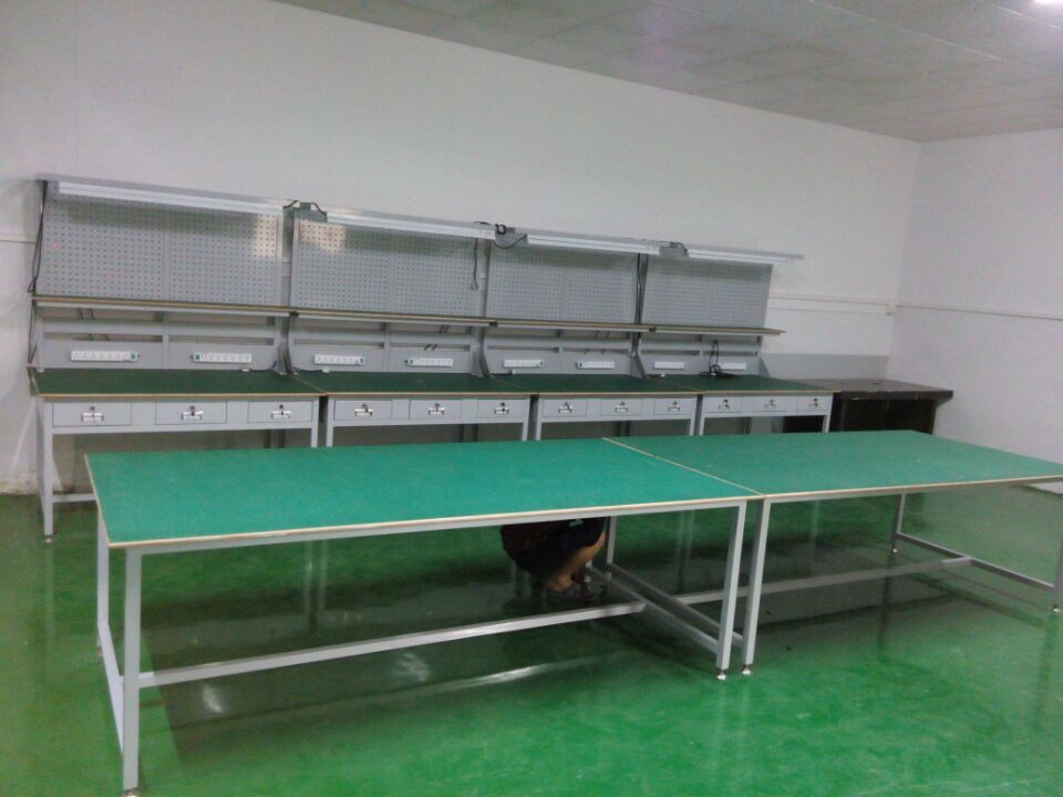 車(chē)間工作臺(tái)